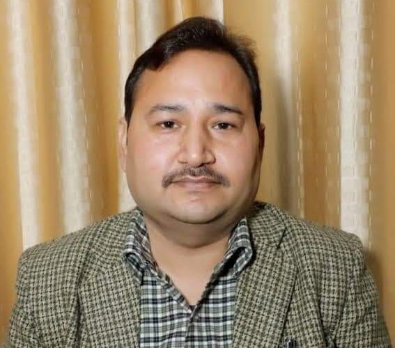 डीएम ने सहायक नगर आयुक्त रहे चंद्रकांत भट्ट के खिलाफ जांच बैठाई, मेयर गौरव गोयल की शिकायत पर जांच समिति गठित