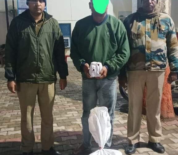 भगवानपुर पुलिस ने गश्त के दौरान अवैध शराब के साथ युवक को किया गिरफ्तार