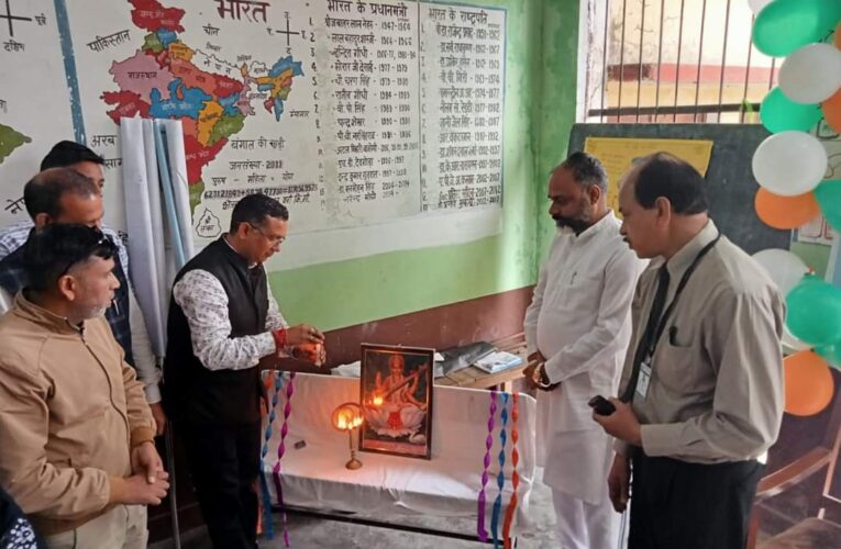 एनएसएस शिविर का समापन, जिला पंचायत सदस्य प्रतिनिधि प्रदीप चौहान ने मेधावी छात्र-छात्राओं को किया सम्मानित