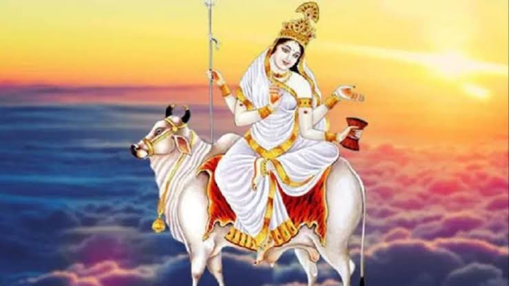 नवरात्रि के पहले दिन होती है मां शैलपुत्री की पूजा, मां शैलपुत्री की पूजा करने से व्यक्ति को होती है सुख-समृद्धि की प्राप्ति