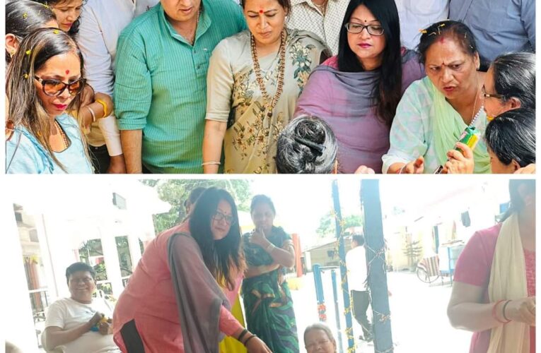 कुष्ठ रोगियों को मुख्य धारा में शामिल करें, भाजपा महिला मोर्चा की ओर से चंद्रपुरी के कुष्ठ आश्रम में फल वितरण कार्यक्रम आयोजित
