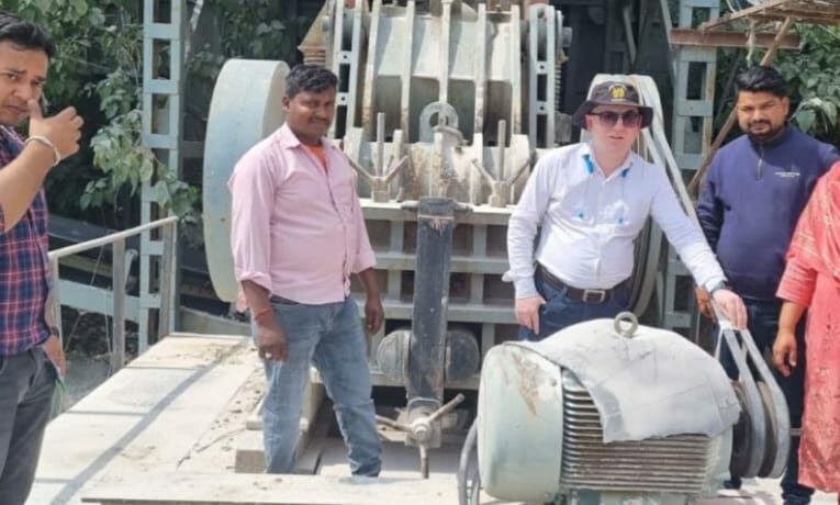 लक्सर क्षेत्र में खनन विभाग की टीम की छापेमारी, पांच स्टोन क्रशर सील