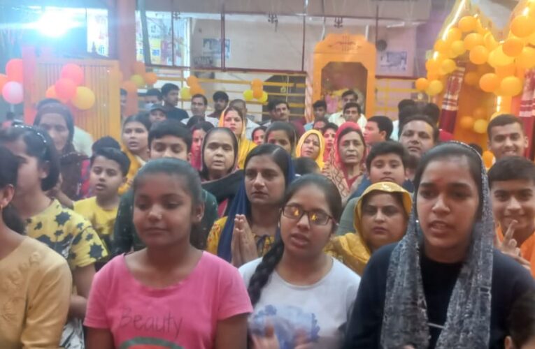 हनुमान जन्मोत्सव पर प्राचीन हनुमान मंदिर भगवानपुर में भजन कीर्तन का आयोजन, जमकर झूमे श्रद्धालु