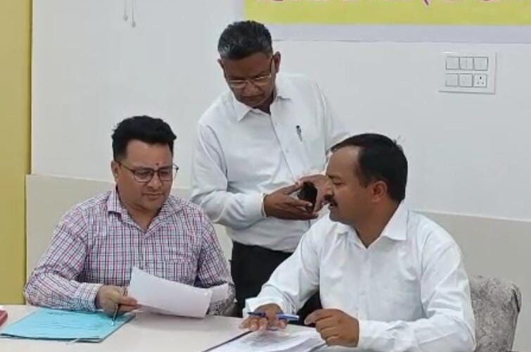 लक्सर तहसील दिवस में आई 32 शिकायतें, मौके पर 4 का समाधान, विभागों की धीमी कार्यशैली पर नाराज हुए एसडीएम