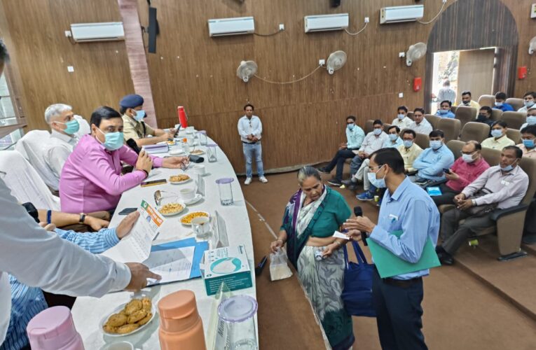 रुड़की तहसील दिवस में डीएम विनय शंकर पाण्डेय ने सुनीं लोगों की समस्याएं, अधिकारियों को समयबद्ध निस्तारित करने के दिए निर्देश