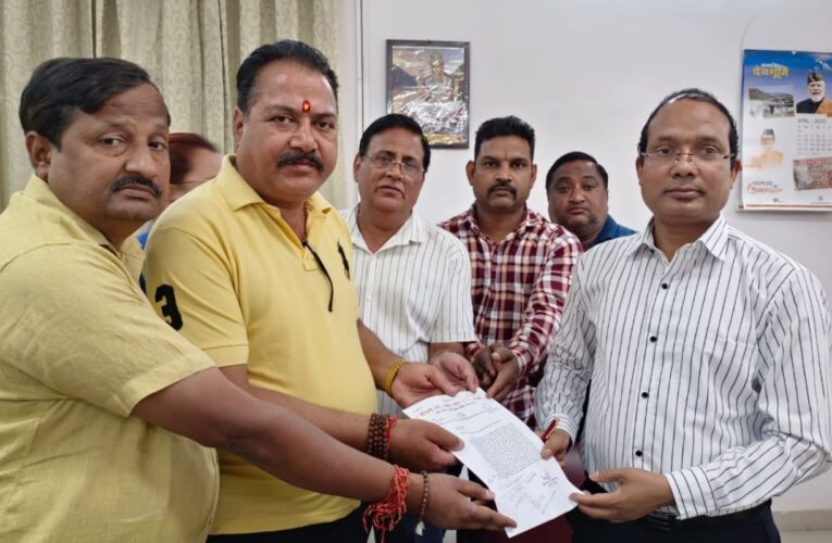 भाजपा मंडल महामंत्री अमित अग्रवाल पर श्मशान घाट के हिसाब में दस लाख गबन का आरोप, समिति ने ज्ञापन देकर जिलाधिकारी से की कार्रवाई की मांग