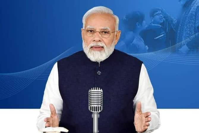 प्रधानमंत्री नरेन्द्र मोदी ने मन की बात के 100वें एपिसोड को किया संबोधित, बोले- जन आंदोलन बना ये कार्यक्रम