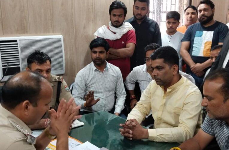 मूर्ति चोरी को लेकर गंगनहर कोतवाली में हंगामा, भाजपाइयों ने नारेबाजी की तो पुलिस की नोकझोंक हुई