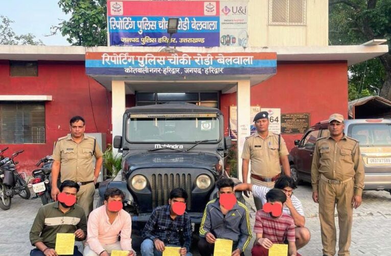 गंगा में थार उतारकर ले रहे थे सेल्फी, हरिद्वार पुलिस ने सिखाया सबक