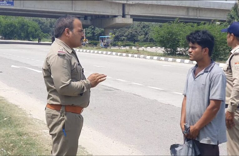 लूट के आरोपी के घर ढ़ोल नगाड़े लेकर पहुंची भगवानपुर पुलिस, किया जिला बदर
