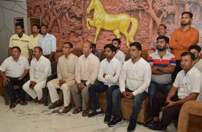 रुड़की में भाजपाइयों ने सुनी प्रधानमंत्री नरेंद्र मोदी के मन की बात, की जन जन तक पहुंचाने की अपील