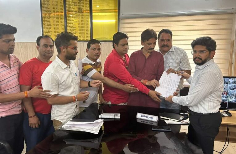 दिल्ली में नाबालिग हत्याकांड को लेकर एसडीएम को ज्ञापन दिया,आरोपी को सख्त सजा देने की मांग की