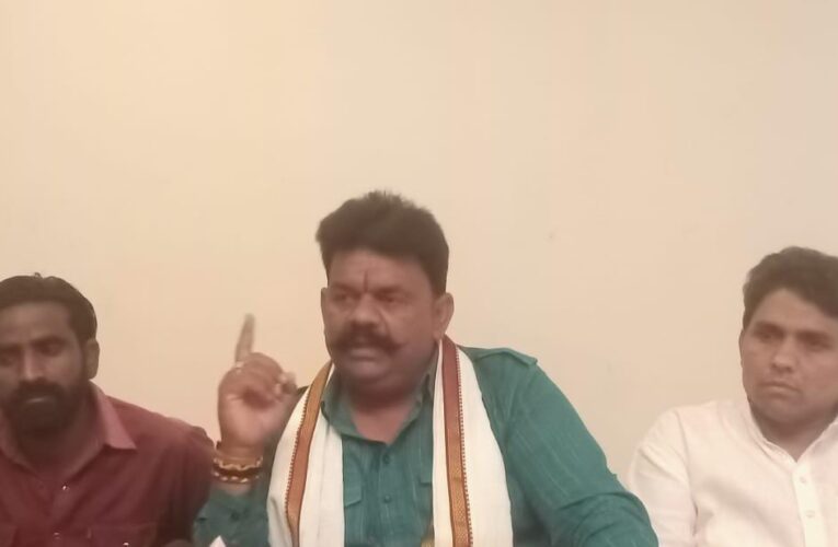 विधायक और पूर्व विधायक के बीच चल रहे विवाद में राष्ट्रीय वीर गुर्जर सेना भी कूदी, चैंपियन के बारे में किसी प्रकार की टिप्पणी न करने को कहा