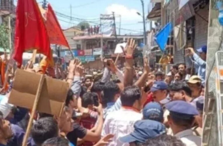 उत्तराखंड: पुरोला में होने वाली लव जिहाद के खिलाफ महापंचायत टली, लोगों का गुस्सा बरकार, छावनी बना इलाका