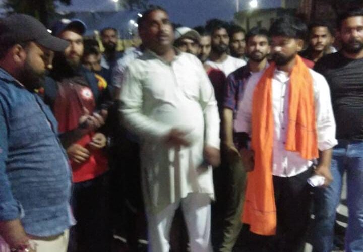 भगवानपुर में भीम आर्मी के महक के खिलाफ प्रदर्शन, क्षत्रिय समाज के लोगों ने की कार्रवाई की मांग