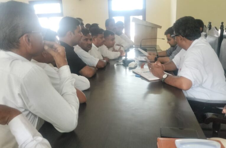 भगवानपुर तहसील दिवस में अधिवक्ताओं ने उठाया दाखिल खारिज का मुद्दा, कहा-जनता को परेशान करने की नियत से रजिस्टार कानूनगो ने किया कार्य बहिष्कार