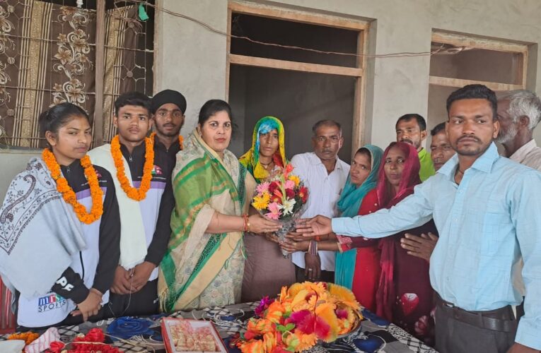 नेपाल में आयोजित अंतराष्ट्रीय एथलेटिक्स चैंपियनशिप में दीपिका ने गोल्ड, गुरप्रीत सिंह रितिक सिंह ने सिल्वर मेडल जीता, विधायक ममता राकेश ने किया सम्मानित