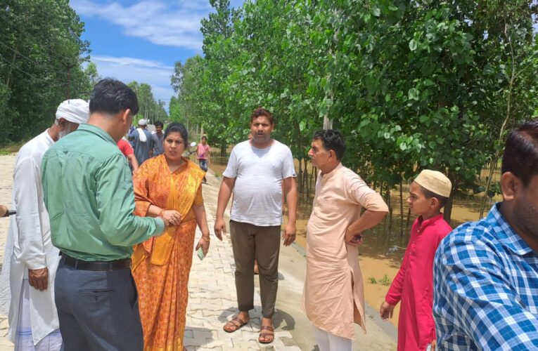 विधायक ममता राकेश ने अधिकारियों के साथ किया खेलड़ी-सिकरोढ़ा मार्ग का निरीक्षण, जल्द से जल्द मार्ग पर पुलिया बनाने के लिए कहा