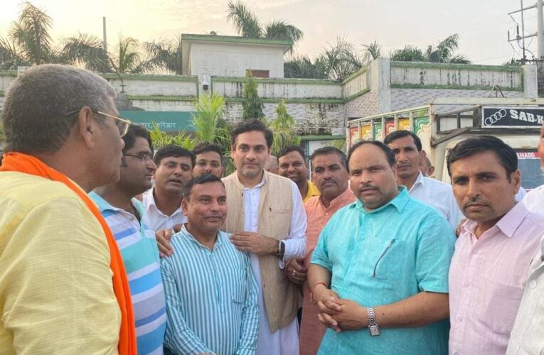 गन्ना मंत्री सौरभ बहुगुणा पहुंचे भगवानपुर, भाजपाइयों ने कहा-किसानों की भूमि कटाव के लिए नदी का हो तटबंध, किसानों की बर्बाद हुई फसलों का मुआवजे की मांग की
