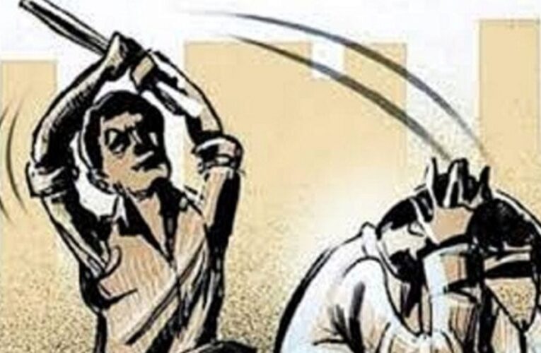 मार्निंग वॉक पर गए डॉक्टर पर लाठी से हमला, सिर पर आई गंभीर चोट, हायर सेंटर रेफर