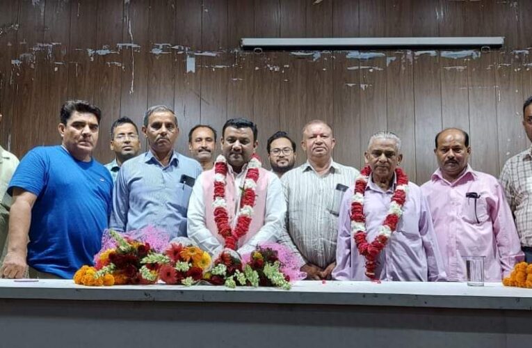 रुड़की नगर निगम के अधिकारियों- कर्मचारियों ने पूर्व मेयर गौरव गोयल को दी विदाई, कहा-विकास कराने में कोई कसर नहीं छोड़ी