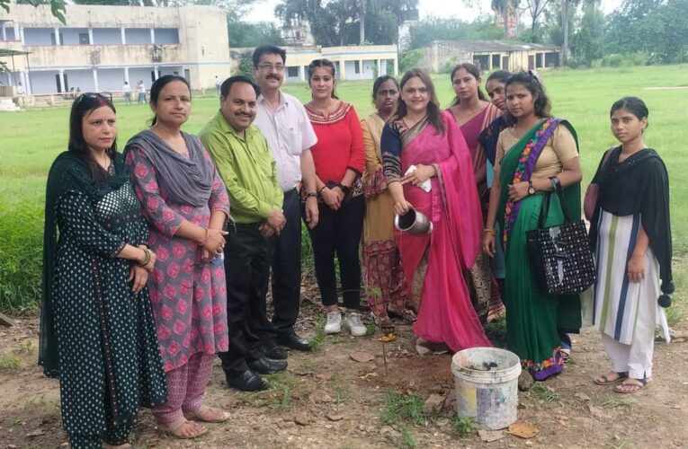 पर्यावरण स्वच्छता के लिए प्रकृति का संरक्षण जरूरी, भारत रक्षा मंच रुड़की इकाई ने पौधारोपण किया
