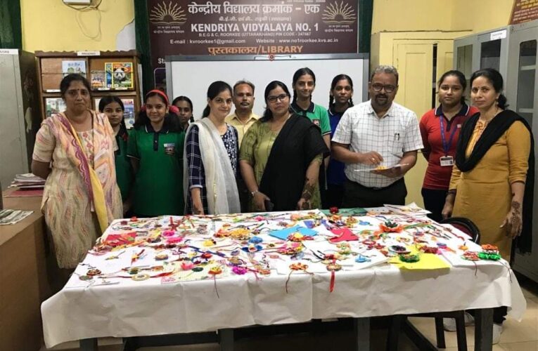 केंद्रीय विद्यालय रुड़की क्रमांक-एक के छात्र-छात्राओं ने सीमा पर तैनात सैन्य जवानों को भेजी राखियां