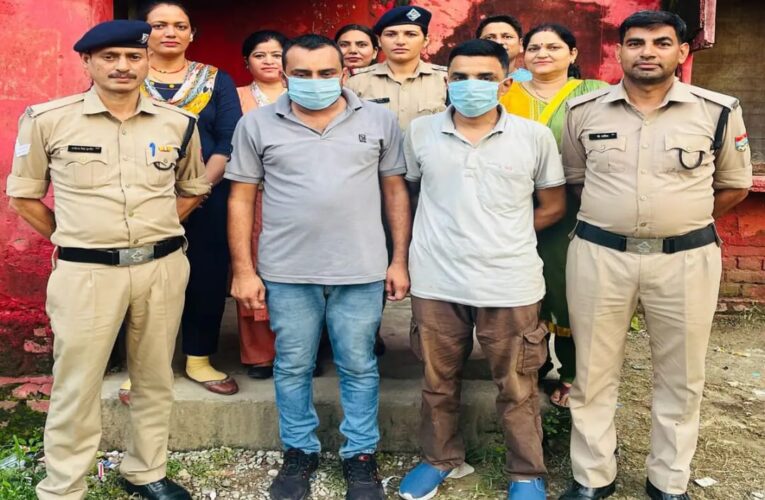 शहर के होटल से युवक व युवती को आपत्तिजनक हालत में पकड़ा, आपत्तिजनक सामग्री बरामद, पुलिस ने भेजा जेल