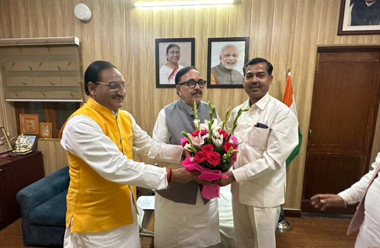 भेल के साथ जुड़ा हुआ देश का गौरव: महेंद्र पांडेय, हरिद्वार सांसद और रानीपुर विधायक ने की केंद्रीय भारी उद्योग मंत्री से मुलाकात