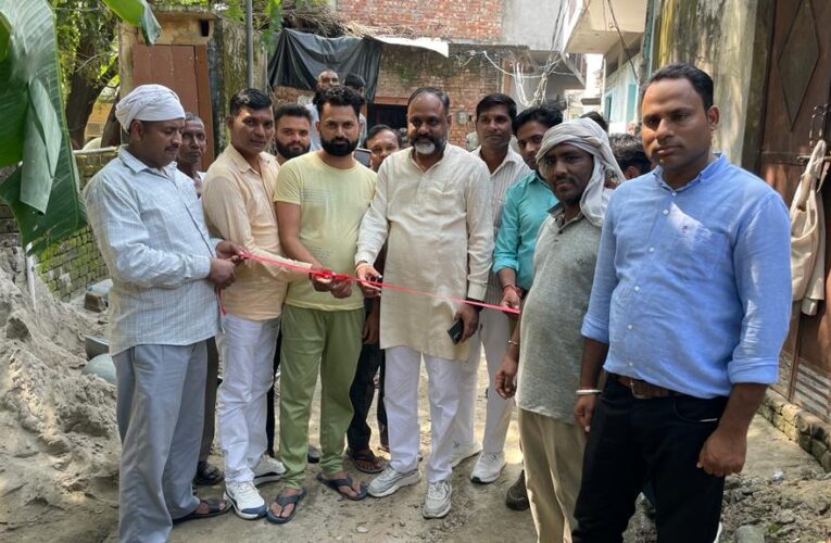भाजपा शासन में हो रहा है क्षेत्र का सर्वांगीण विकास, जिला पंचायत सदस्य प्रतिनिधि प्रदीप चौहान ने करौंदी गांव में किया सड़क का उद्घाटन