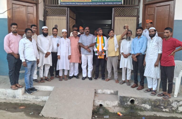 सिकरोढ़ा गांव में हुआ आदेश सैनी और सुशील रावत का स्वागत, बूथ सशक्तिकरण को लेकर भाजपाइयों ने बैठक की