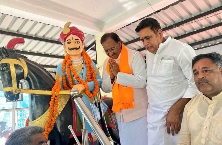 कुंजा बहादुर वीरों की भूमि: डाॅ निशंक, राजा विजय सिंह बलिदान दिवस समारोह में सांसद, कई विधायक और अधिकारियों ने शहीदों को दी श्रद्धांजलि