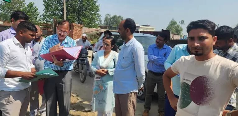 भगवानपुर: मनरेगा लोकपाल ने रायपुर गांव में किया निमार्ण कार्यों का निरीक्षण, ग्रामीणों की मिल रही थी शिकायत