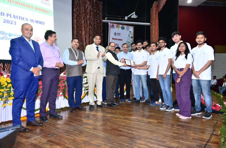 आईआईटी रुड़की ने किया उत्तराखंड प्लास्टिक शिखर सम्मेलन का आयोजन,	शिखर सम्मेलन पर्यावरण स्थिरता के प्रति संस्थान की प्रतिबद्धता के अनुरूप है
