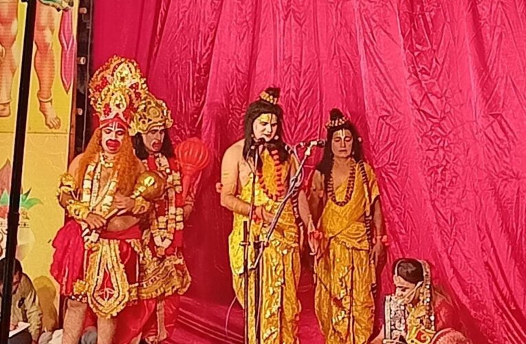 भगवानपुर में रामलीला मंचन ने लोगों को मनमोहा, सीता की खोज में निकले श्रीराम और लक्ष्मण