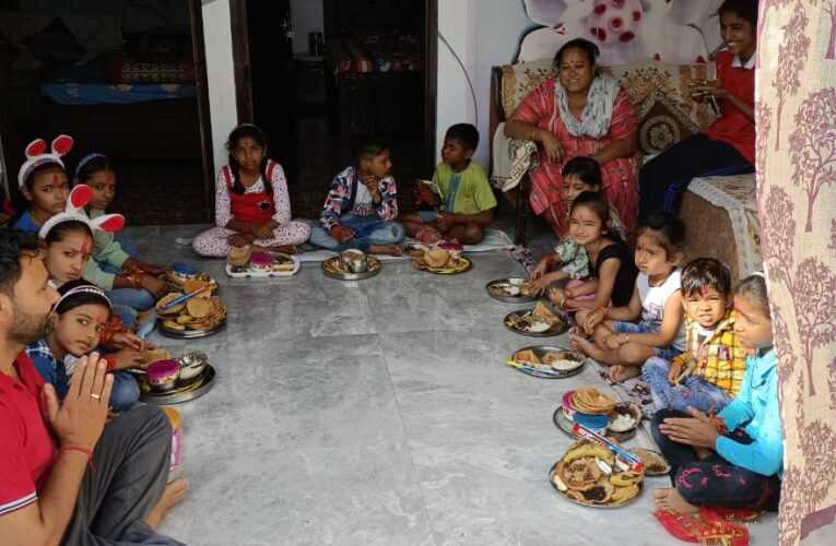 माता के जयकारों से गूंजा धर्मनगरी, अष्टमी पर घर घर हुआ कन्या पूजन