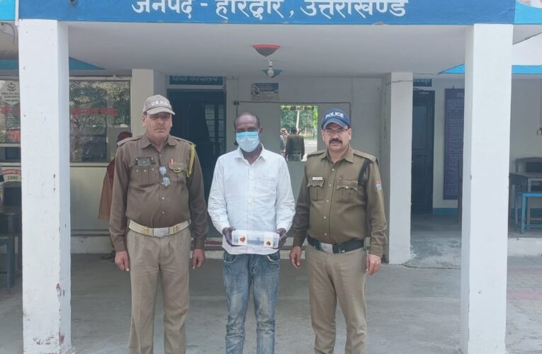तमंचा लहराकर दबंगई दिखाना युवक को पडा भारी, झबरेडा पुलिस ने युवक को तमंचे व करतूस के साथ गिरफ्तार कर भेजा जेल
