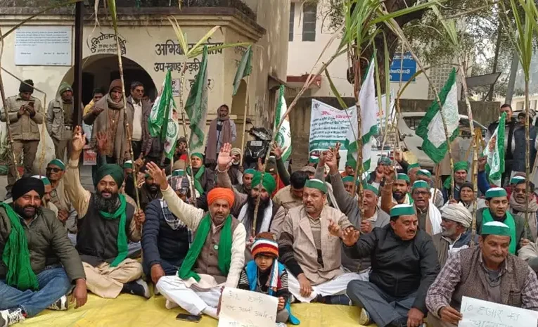 भाकियू टिकैत गुट ने रैली निकालकर तहसील परिसर में किया धरना-प्रदर्शन, सरकार पर लगाया किसानों की अनदेखी का आरोप
