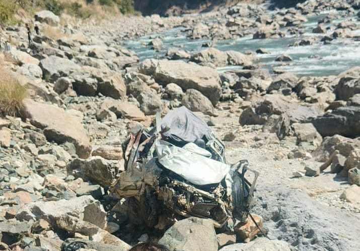 उत्तराखंड में दर्दनाक सड़क हादसा, हिमाचल पर्यटकों की कार गहरी खाई में गिरी, 6 की मौत