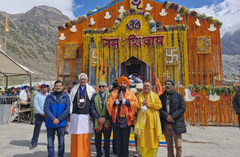 बदरीनाथ-केदारनाथ पहुंचे राज्यपाल लेफ्टिनेंट जनरल  गुरमीत सिंह, विशेष पूजा अर्चना कर लगाए जयकारे