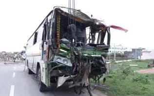 रामपुर में बड़ा हादसा, दो बसों की टक्कर में 3 की मौत, 49 घायल