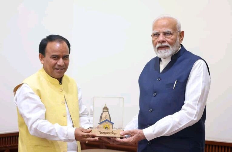 प्रधानमंत्री नरेन्द्र मोदी से मिले कैबिनेट मंत्री डॉ. धन सिंह रावत, लगातार तीसरी बार देश का नेतृत्व करने पर दी बधाई व शुभकामनाएं