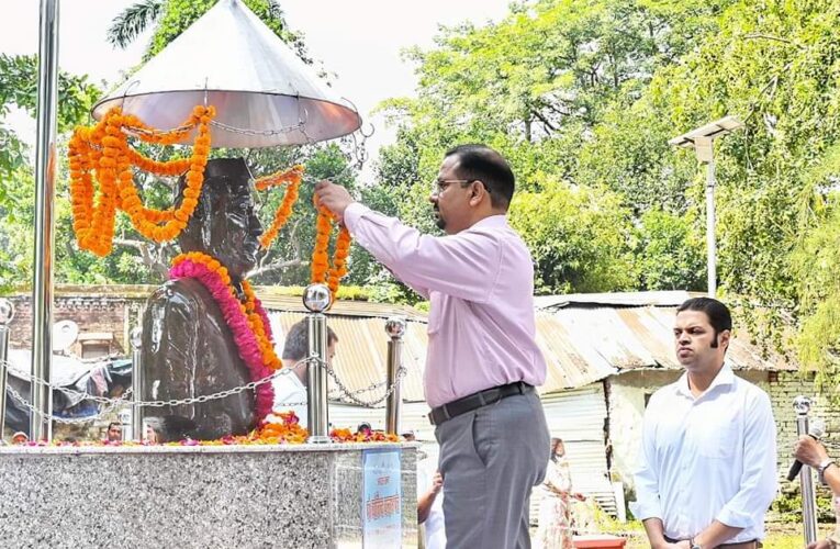 पंडित गोविन्द बल्लभ पन्त महान स्वतंत्रता संग्राम सेनानी, देश भक्त, समाज सेवी तथा कुशल प्रशासक थे: डीएम कर्मेन्द्र सिंह, हरिद्वार जनपद में हर्षोल्लास के साथ मनाई गई भारत रत्न पं.गोविन्द बल्लभ पन्त की जयंती