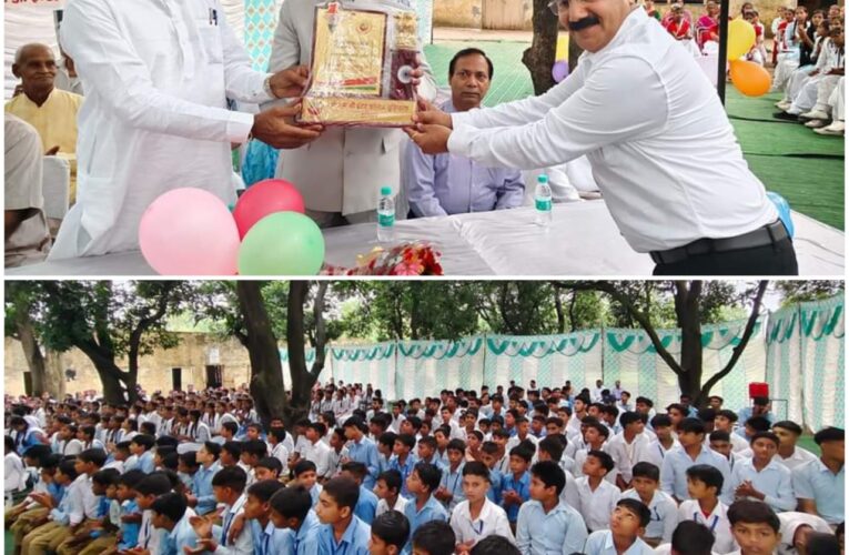 शिक्षक दिवस की पूर्व संध्या पर सीएमडी इंटर काॅलेज चुड़ियाला में शिक्षक सम्मान समारोह आयोजित, प्रधानाचार्य संजय गर्ग ने कहा-पूरी दुनिया को बदल सकता है एक शिक्षक