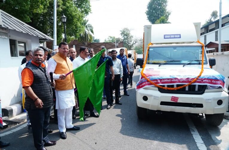 मुख्यमंत्री पुष्कर सिंह धामी ने सरकारी विद्यालयों में पढ़ रहे छात्र-छात्रओं को लैब ऑन व्हील्स के माध्यम से 9 मोबाइल साइंस लैब की दी सौगात, हरी झंडी दिखाकर किया रवाना
