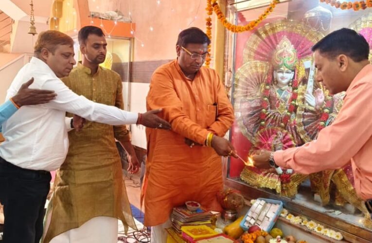 श्री मुक्तेश्वर महादेव मंदिर के जीणोद्धार के तीन वर्ष पूरा होने पर हुआ सुंदरकांड एवं भंडारे का आयोजन