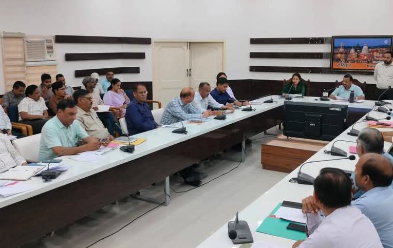 हरिद्वार डीएम कर्मेन्द्र सिंह की अध्यक्षता में यूसीसी की समीक्षा बैठक का आयोजन