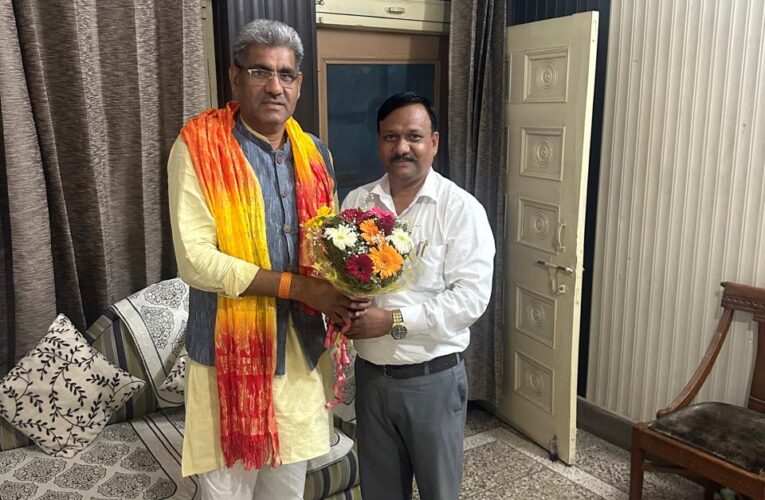 राज्यमंत्री बनने पर शोभाराम प्रजापति का भाजपा नेता सुशील पेंगोवाल ने किया स्वागत, दी बधाई