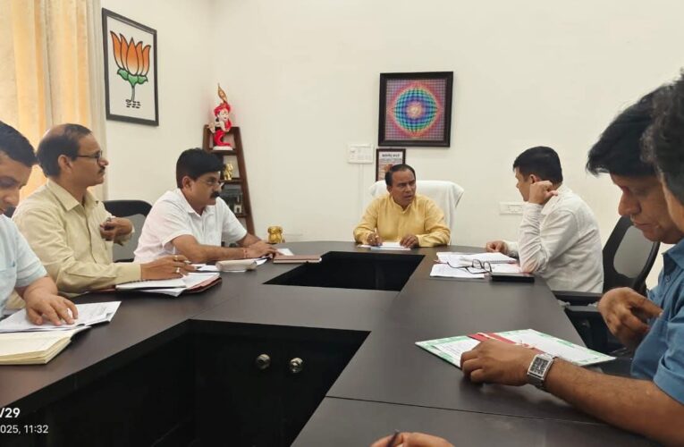 पौड़ी को मिलेगी एक और पेयजल योजना की सौगात: डॉ. धन सिंह रावत, श्रीनगर से लिफ्ट किया जाएगा पानी, अधिकारियों को दिये सर्वे के निर्देश