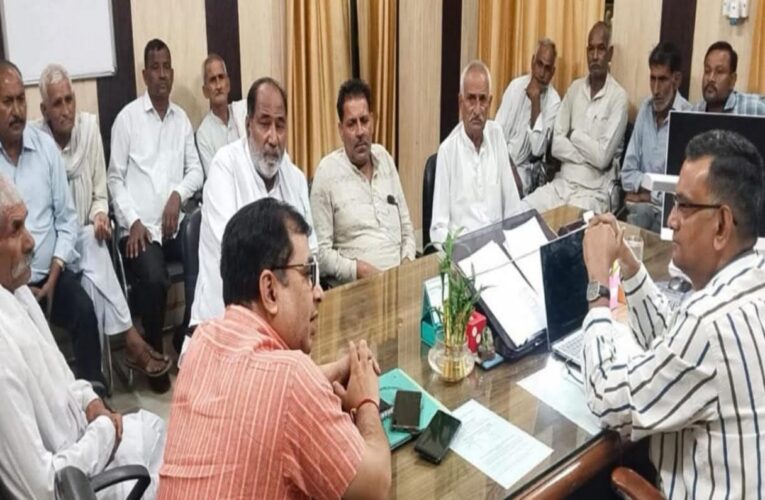 खेतों में लगे ट्रांसफार्मर चोरी होने की बढ़ती घटनाओं को लेकर भाकियू रोड़ के कार्यकर्ता विद्युत विभाग और पुलिस के अधिकारियों से मिले, विद्युत विभाग कर्मियों पर मिलीभगत का और पुलिस पर गश्त न करने का लगाया आरोप